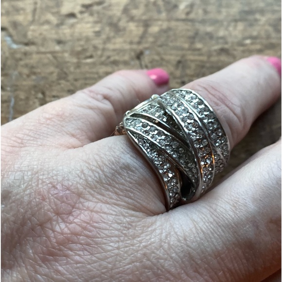 Sparkling Paved Crystal Rhinestone stretch Band Cocktail Ring Costume Jewelry - Picture 2 of 8